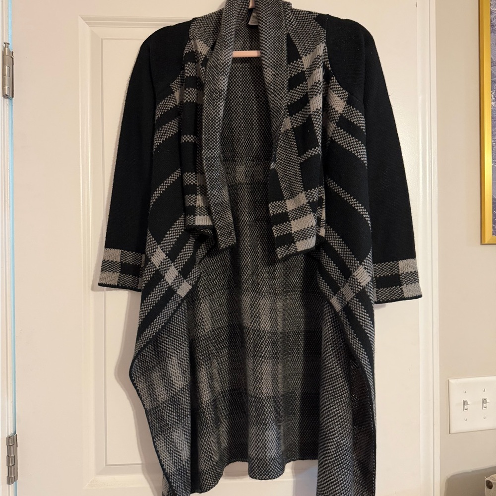 VENUS Black and Gray Plaid Open-Front Cardigan